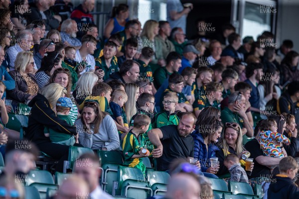 100525 - Nant Conwy v Bethesda - North Wales Division 1 Cup Final - Fans in attendance