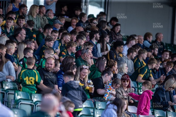 100525 - Nant Conwy v Bethesda - North Wales Division 1 Cup Final - Fans in attendance