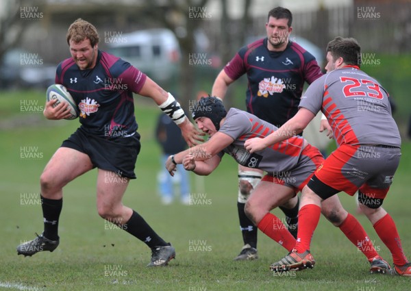 230416 -Nantyglo v Bedlinog-SSE SWALEC Division 1-Bedlinog's Robson Blake attacks Nantyglo's defence