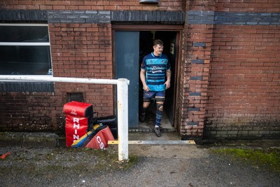 100126 - Narberth v Pontypridd RFC - WRU Premiership - Tom Powell of Narberth 