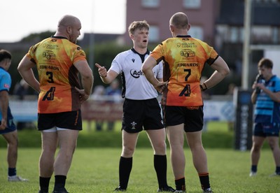 101026 - Narberth v Pontypridd - Admiral WRU Premiership - Referee Paddy Bateman talks to the Pontypridd players