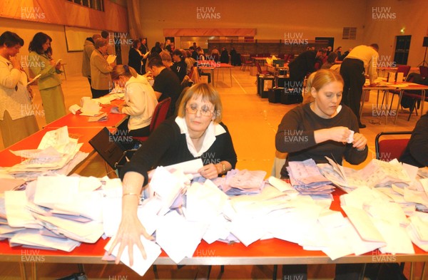 010503 - National Assembly for Wales Elections - The election count in progress at Porth