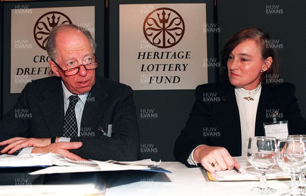 231195 - National Heritage Memorial Fund - Lord Rothschild, Chairman, and Anthea Case, Director, at Cardiff Castle for the publication of the Annual Report 