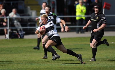 17.04.10 - Neath v Bedwas - Principality Premiership - Neath's Gerwyn Price runs in to score try. 