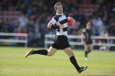 17.04.10 - Neath v Bedwas - Principality Premiership - Neath's Gareth King runs in to score try. 