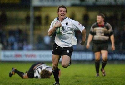 270405Neath v BedwasNeaths Aled Bevan races away to score try