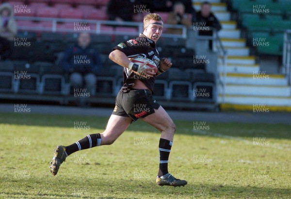 250206 - Neath RFC v Ebbw Vale RFC - Principality Permiership - The Gnoll - Neath's Ben Davies breaks away to score try 