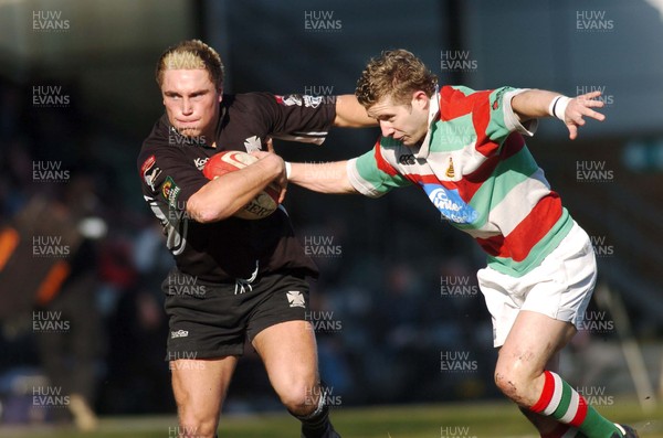 250206 - Neath RFC v Ebbw Vale RFC - Principality Permiership - The Gnoll - Neath's Gerwyn Price holds off Andrew Bevan 