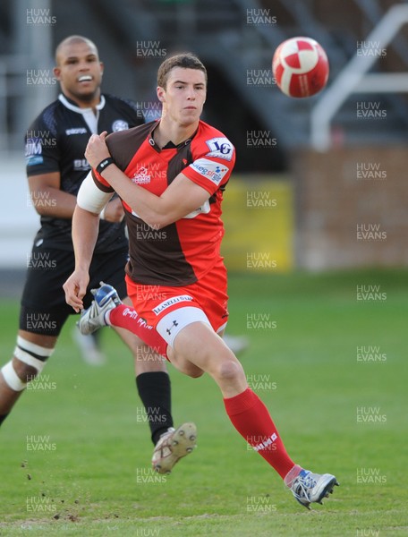 12.05.11 - Neath v Llanelli - Principality Premiership Play-Off - Steve Shingler of Llanelli. 