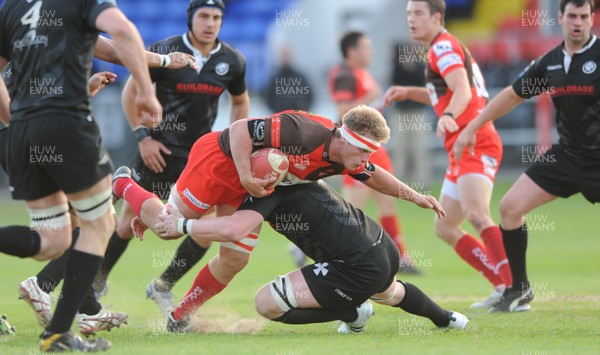 12.05.11 - Neath v Llanelli - Principality Premiership Play-Off - Nic Cudd of Llanelli. 