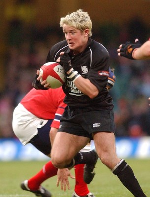 010203 - Neath v Munster - Celtic League Final -  Neath's Shane Williams tries to find a way through