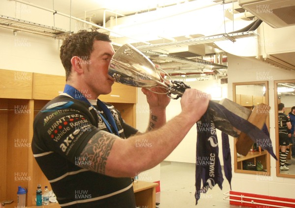 040513 Neath RFC v Pontypridd RFC -Pontypridd's Dafydd Lockyer celebrates in the changing rooms