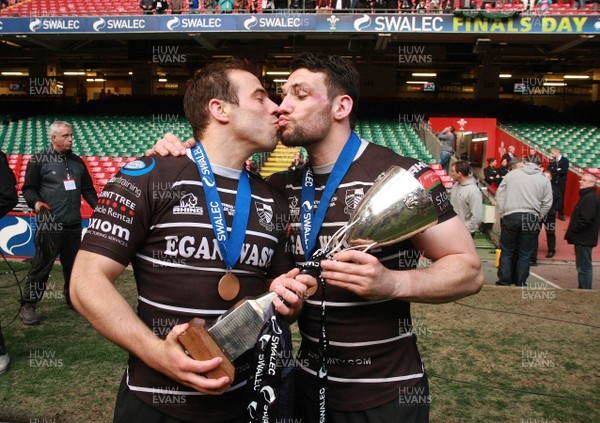 040513 Neath RFC v Pontypridd RFC -Pontypridd's Simon Humberstone and Gavin Dacey celebrate