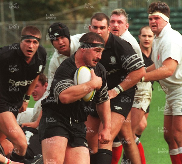 261096 - Neath v Ulster - John Davies of Neath breaks through