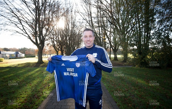 181119 - Cardiff City press conference - Cardiff City new manager Neil Harris at photocall to announce his appointment