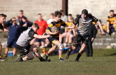 010325 - Nelson Nomads v Aberdare Athletic - WRU Athletic Mid District Division A - Fin Shellard of Aberdare makes a break