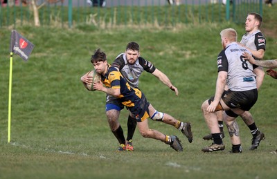 010325 - Nelson Nomads v Aberdare Athletic - WRU Athletic Mid District Division A - Fin Shellard of Aberdare scores a try