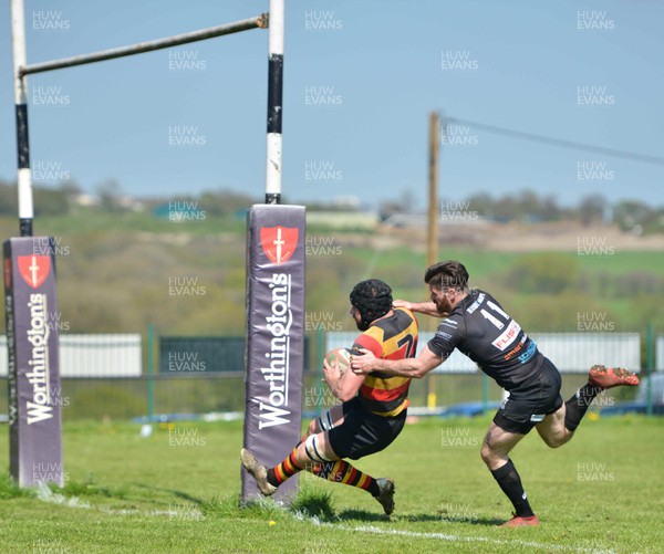 050518 - WRU National Leagues Division 1 East - Nelson v Brynmawr - Nathan Jones of Brynmawr scores a try