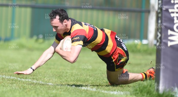 050518 - WRU National Leagues Division 1 East - Nelson v Brynmawr - Zach Stuart of Brynmawr dives in for a try