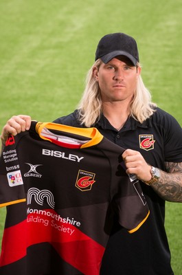 240518 - New Dragons Signings - New Dragons signing Richard Hibbard at Rodney Parade
