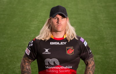 240518 - New Dragons Signings - New Dragons signing Richard Hibbard at Rodney Parade