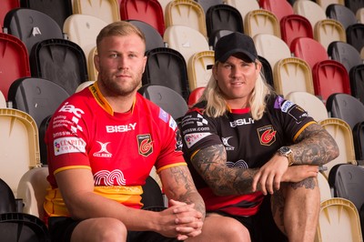 240518 - New Dragons Signings - New Dragons signings Richard Hibbard, right, and Ross Moriarty at Rodney Parade