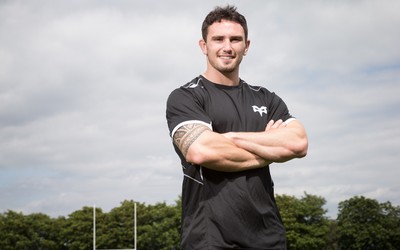 090715 - New Ospreys signing Kristian Phillips
