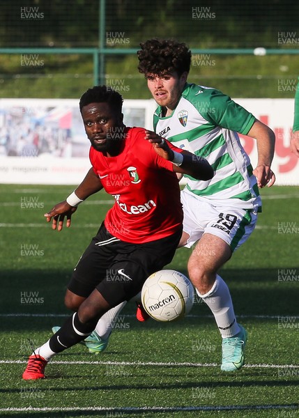 150721 The New Saints v Glentoran, UEFA Europa Conference League First Qualifying Round Second Leg - Ben Clark of The New Saints and Gael Bigirimana of Glentoran compete for the ball