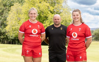 070725  Wales Women Rugby Squad - New Wales Senior Women co-captains Alex Callender, left and Kate Williams with Sean Lynn, Wales Women head coach