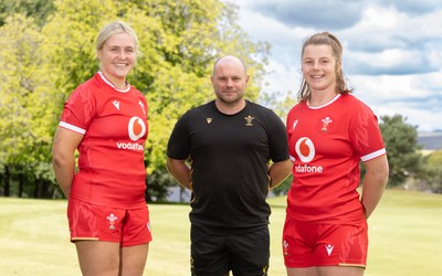 070725  Wales Women Rugby Squad - New Wales Senior Women co-captains Alex Callender, left and Kate Williams with Sean Lynn, Wales Women head coach