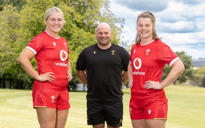 070725  Wales Women Rugby Squad - New Wales Senior Women co-captains Alex Callender, left and Kate Williams with Sean Lynn, Wales Women head coach