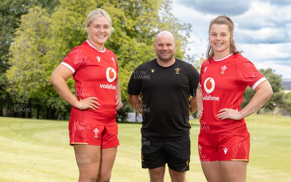 070725  Wales Women Rugby Squad - New Wales Senior Women co-captains Alex Callender, left and Kate Williams with Sean Lynn, Wales Women head coach