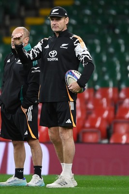 211125 - New Zealand Rugby Captains Run - Scott Robertson, New Zealand Head Coach during training ahead of the game against Wales tomorrow