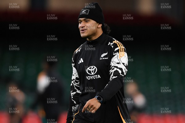 211125 - New Zealand Rugby Captains Run - Wallace Sititi during training ahead of the game against Wales tomorrow
