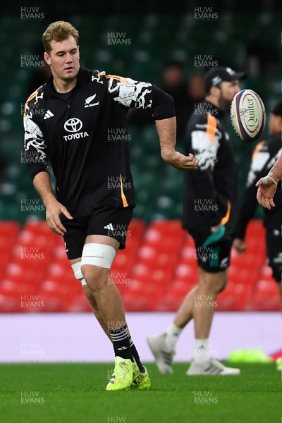 211125 - New Zealand Rugby Captains Run - Sam Darry during training ahead of the game against Wales tomorrow