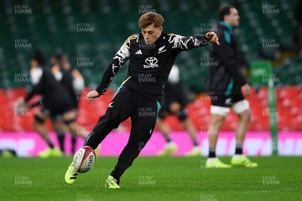 211125 - New Zealand Rugby Captains Run - Ruben Love during training ahead of the game against Wales tomorrow