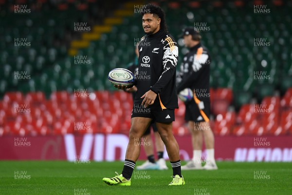 211125 - New Zealand Rugby Captains Run - Leicester Fainga'anuku during training ahead of the game against Wales tomorrow