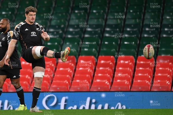 211125 - New Zealand Rugby Captains Run - Scott Barrett during training ahead of the game against Wales tomorrow