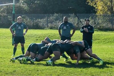 181125 - New Zealand Rugby Training - A scrum during training ahead of their upcoming match against Wales