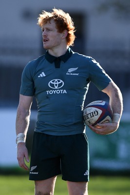 181125 - New Zealand Rugby Training - Finlay Christie during training ahead of their upcoming match against Wales