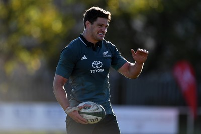 181125 - New Zealand Rugby Training - Luke Jacobson during training ahead of their upcoming match against Wales