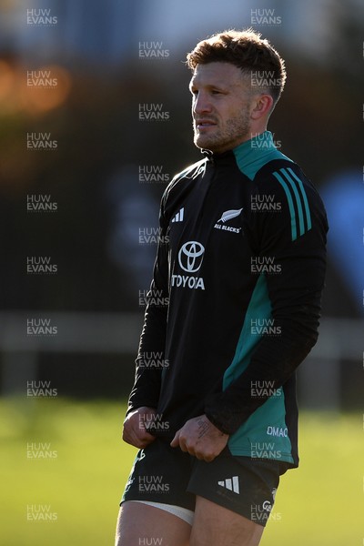181125 - New Zealand Rugby Training - Damian McKenzie during training ahead of their upcoming match against Wales