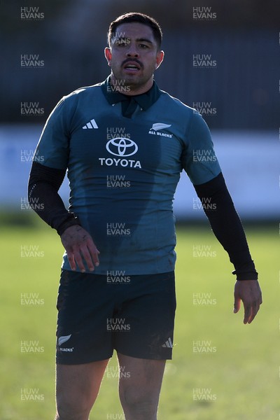 181125 - New Zealand Rugby Training - Tupou Vaai during training ahead of their upcoming match against Wales
