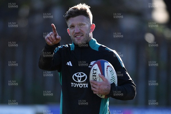 181125 - New Zealand Rugby Training - Damian McKenzie during training ahead of their upcoming match against Wales