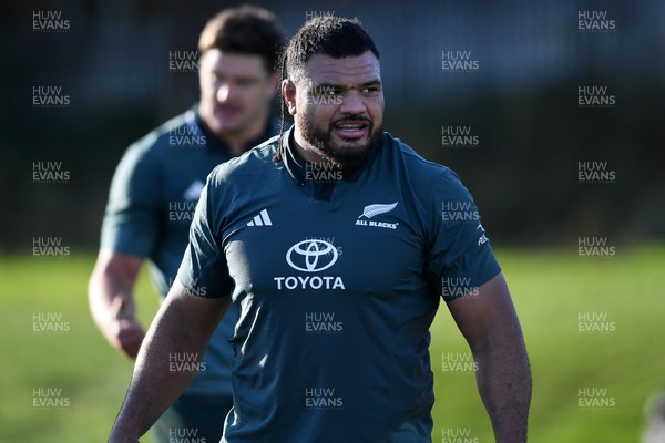 181125 - New Zealand Rugby Training - Tamaiti Williams during training ahead of their upcoming match against Wales