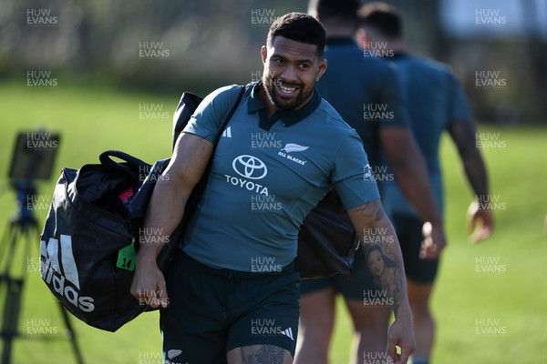 181125 - New Zealand Rugby Training - Ardie Savea during training ahead of their upcoming match against Wales