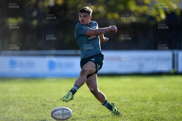 181125 - New Zealand Rugby Training - Cortez Ratima during training ahead of their upcoming match against Wales