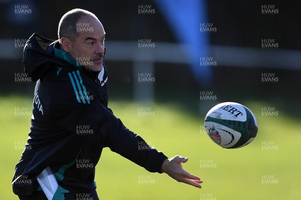 181125 - New Zealand Rugby Training - New Zealand Assistant Coach, Scott Hansen during training ahead of their upcoming match against Wales