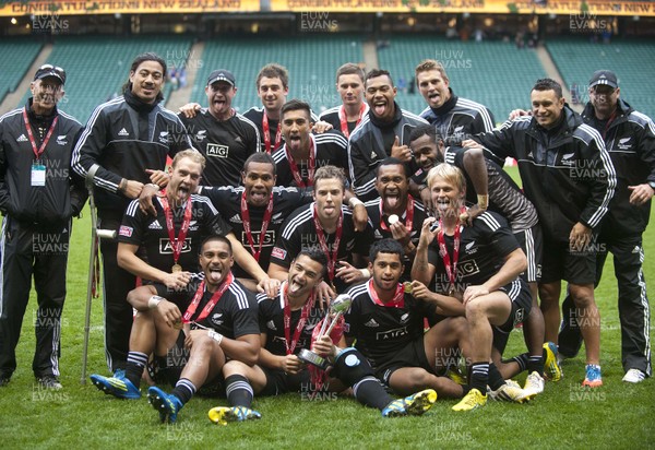 120513 - New Zealand - HSBC Sevens World Series -  Champions -New Zealand win the London Marriott Sevens series after a convincing win over Australia at Twickenham