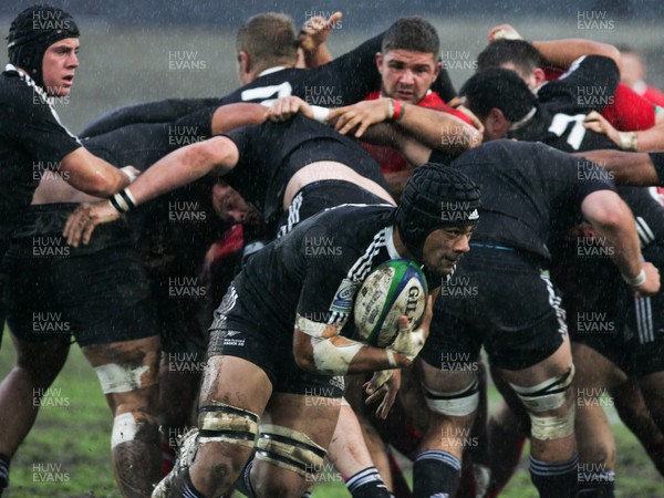 080612 - New Zealand U20 v Wales U20 - Junior World Championship - Jordan Taufua of New Zealand